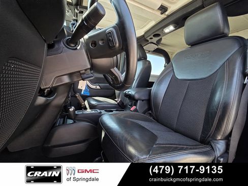 Used 2016 Jeep Wrangler Sahara AWD/4WD image 24