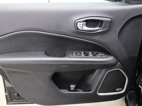 Used 2021 Jeep Compass Latitude w/ Sun and Sound Group AWD/4WD image 13