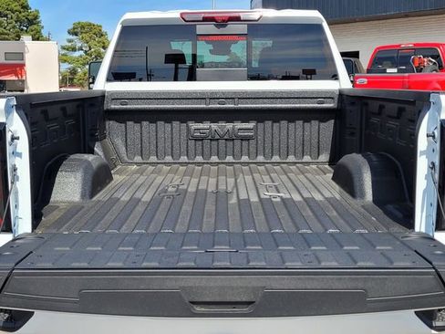 New 2026 GMC Sierra 2500 AT4 w/ AT4 Premium Plus Package AWD/4WD image 9