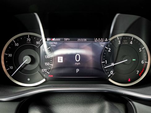 Used 2023 Jaguar F-PACE S image 21