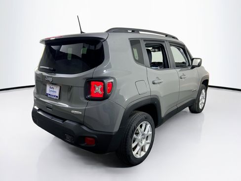 Used 2022 Jeep Renegade Latitude w/ Sun/Sound Group image 5
