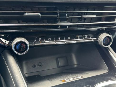 New 2026 Chevrolet Traverse LT w/ Midnight/Sport Edition FWD image 21