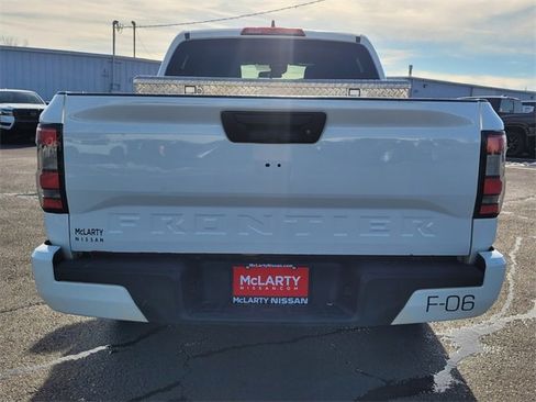 Certified 2022 Nissan Frontier SV image 4