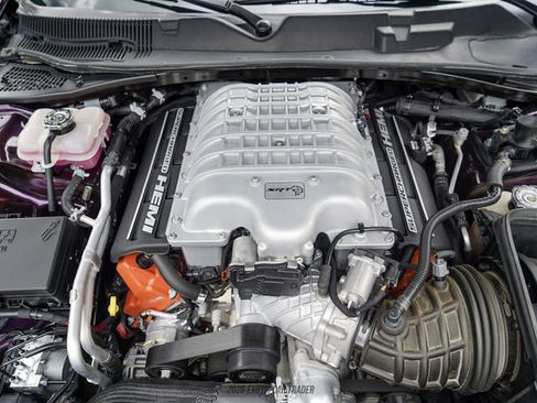 Used 2020 Dodge Challenger SRT Hellcat RWD image 16