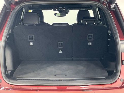 Used 2024 Jeep Grand Cherokee Limited w/ MOPAR Finishing Package image 5