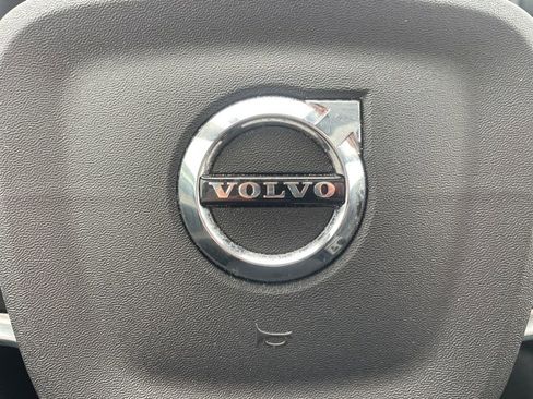 Certified 2024 Volvo XC40 B5 Core image 39