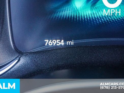 Used 2023 Chrysler Pacifica Touring-L image 58