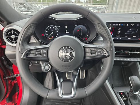 New 2026 Alfa Romeo Tonale w/ Black Premium Package AWD/4WD image 14