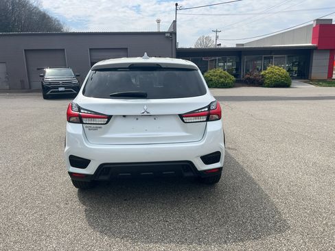 Used 2024 Mitsubishi Outlander Sport ES image 6