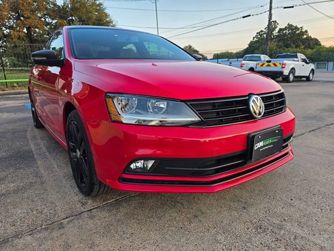 Used 2018 Volkswagen Jetta Sport FWD image 3