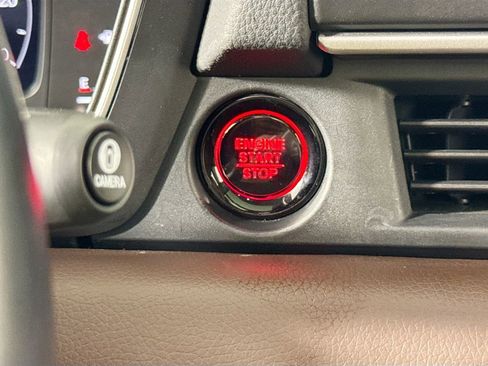 Used 2024 Honda Pilot Elite image 17