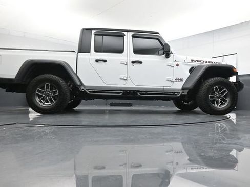 Used 2024 Jeep Gladiator Mojave w/ Technology Group AWD/4WD image 30