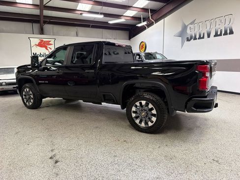 Used 2023 Chevrolet Silverado 2500 Custom w/ Custom Value Package AWD/4WD image 4