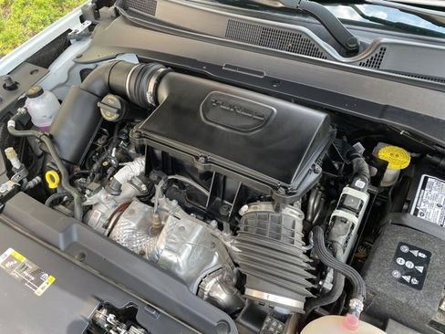 Used 2023 Jeep Compass Limited image 20