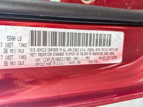 Used 2019 Jeep Cherokee Latitude Plus w/ Cold Weather Group AWD/4WD image 27