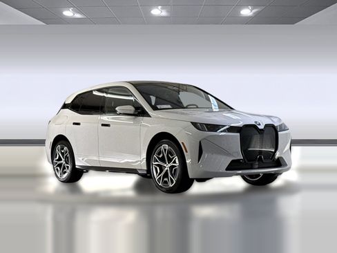 New 2026 BMW iX xDrive45 image 7