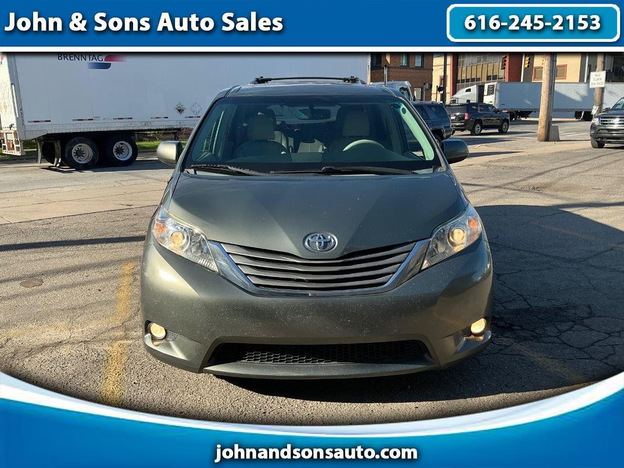 Used 2012 Toyota Sienna AWD image 1