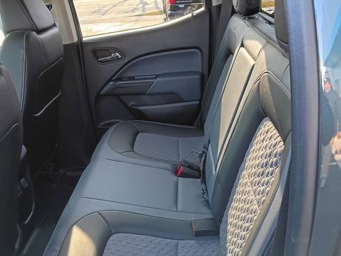 Used 2017 Chevrolet Colorado Z71 AWD/4WD image 8
