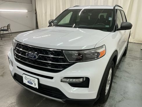 Used 2020 Ford Explorer XLT w/ Equipment Group 202A RWD image 9