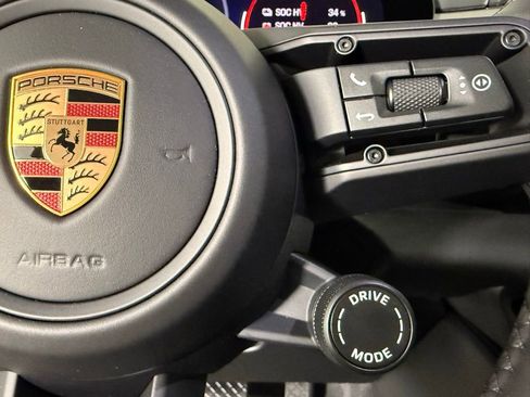 New 2025 Porsche Macan 4 Electric image 40