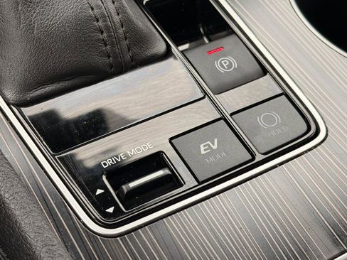 Used 2022 Toyota Sienna Platinum image 48