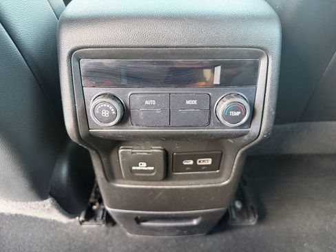 Used 2020 GMC Acadia SLT FWD image 27