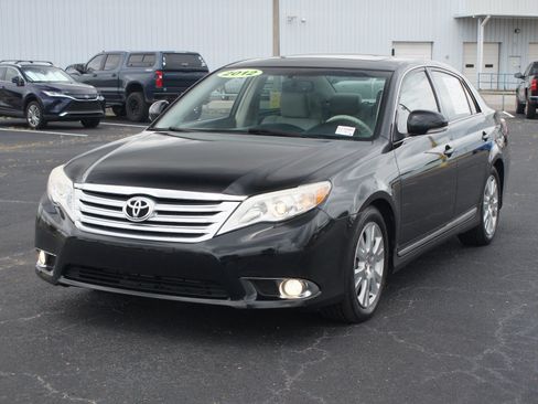 Used 2012 Toyota Avalon FWD image 2