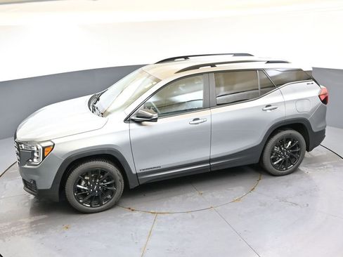 Used 2023 GMC Terrain SLE w/ Driver Convenience Package AWD/4WD image 38