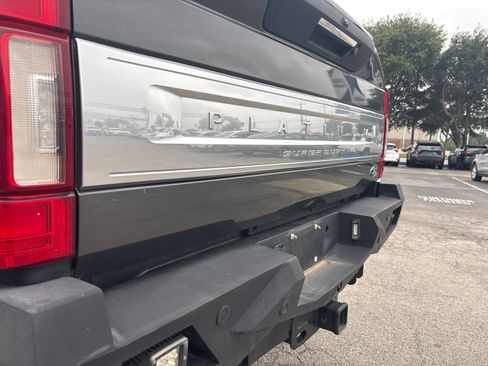 Used 2020 Ford F250 Platinum w/ FX4 Off-Road Package AWD/4WD image 14