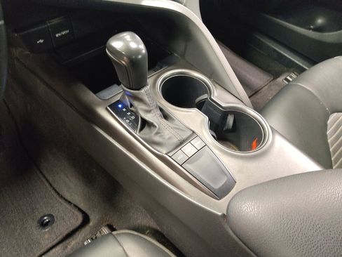 Used 2022 Toyota Camry SE w/ Convenience Package FWD image 26