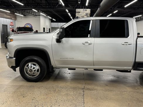Used 2022 Chevrolet Silverado 3500 LT w/ Convenience Package AWD/4WD image 5