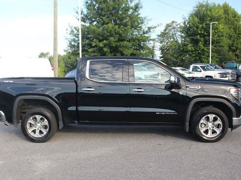 Used 2025 GMC Sierra 1500 SLT AWD/4WD image 8