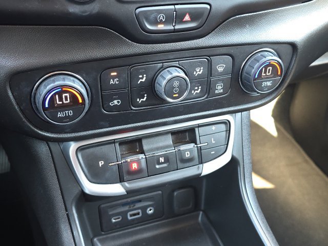 Used 2022 GMC Terrain SLT AWD/4WD image 41