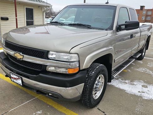 Used 2002 Chevrolet Silverado 2500 LT image 1