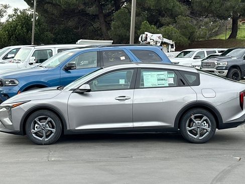 New 2026 Kia K4 LXS image 7