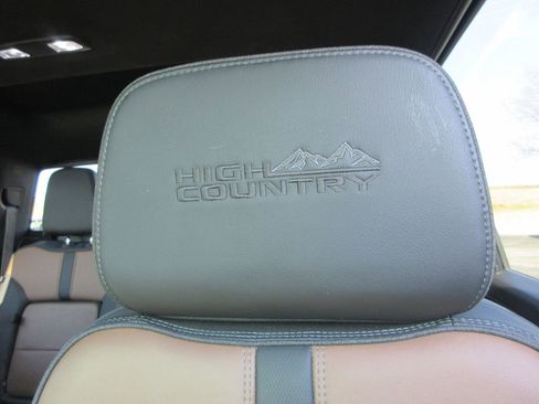 Used 2022 Chevrolet Silverado 2500 High Country w/ Z71 Off-Road Package image 24