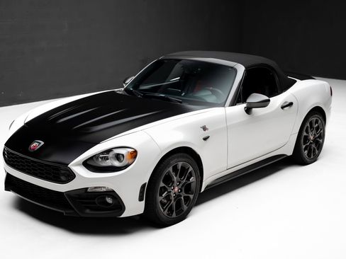 Used 2019 FIAT 124 Spider Abarth w/ Convenience Group RWD image 5
