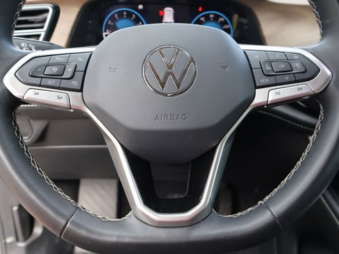 Used 2024 Volkswagen Atlas SE image 39