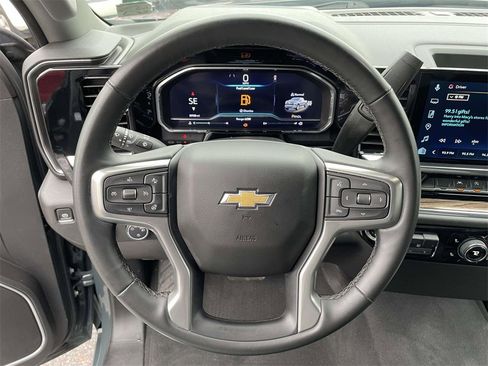 Used 2025 Chevrolet Silverado 1500 LT image 18