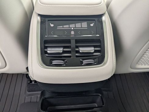 New 2026 Volvo XC90 B6 Ultra w/ Protection Package Premier AWD/4WD image 16