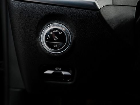 Used 2025 Mercedes-Benz C 300 C 300 image 21