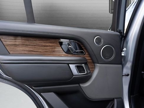 Used 2020 Land Rover Range Rover HSE image 34