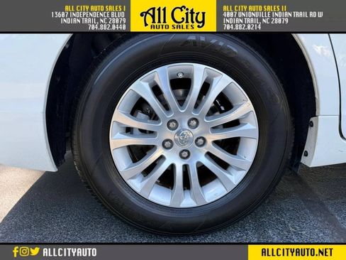 Used 2015 Toyota Sienna XLE Premium FWD image 37