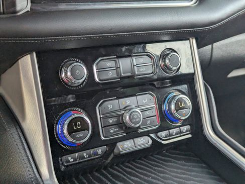 Used 2024 GMC Yukon XL Denali w/ Advanced Technology Package image 29