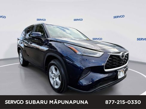 Used 2023 Toyota Highlander L FWD image 1