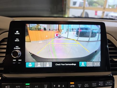 Used 2025 Honda Odyssey Touring image 27