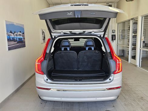 Certified 2024 Volvo XC90 B5 Plus image 8