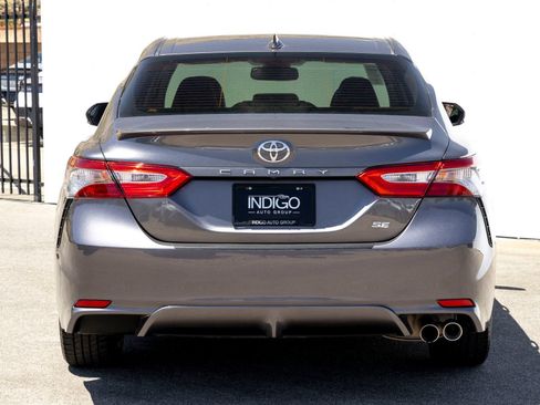 Used 2019 Toyota Camry SE w/ Convenience Package FWD image 6