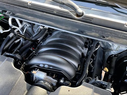Used 2018 Chevrolet Tahoe Premier RWD image 33