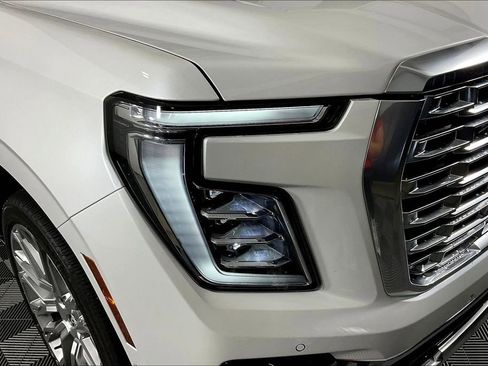 Used 2025 GMC Yukon Denali w/ Denali Reserve Package image 42